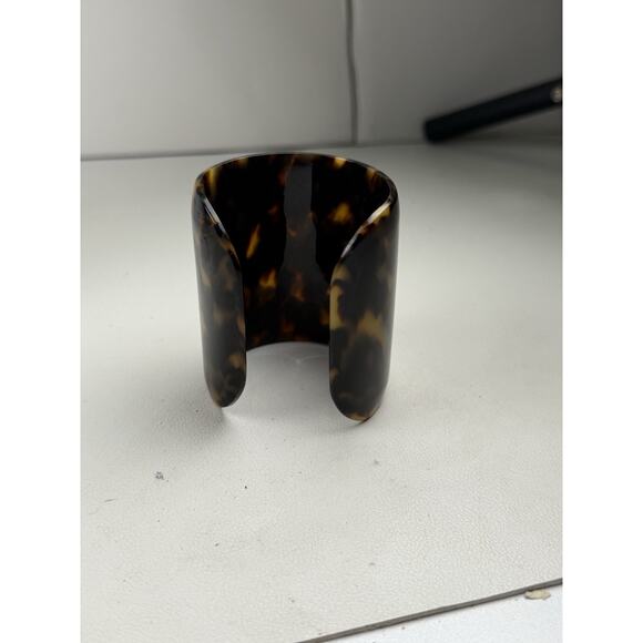 Tory Burch Logo Cuff Bracelet 2.5" Wide Faux Tortoise - Picture 5 of 6